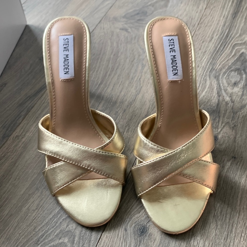 Steve Madden gold mules size 7 gently used